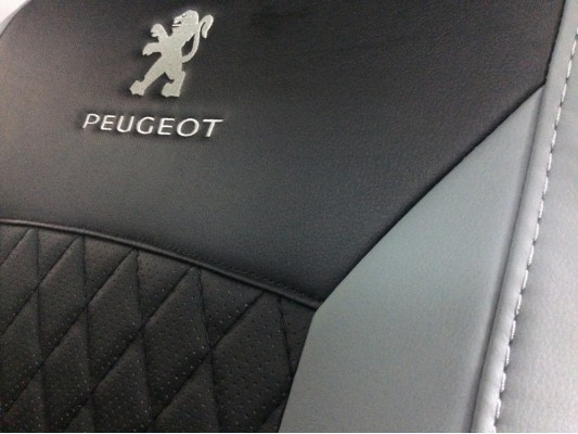 Авточехлы на Peugeot 4007 Авточехлы на Peugeot 4007