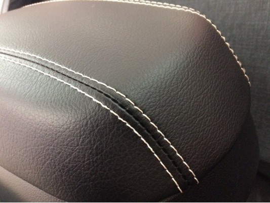 Перетяжка центрального подлокотника